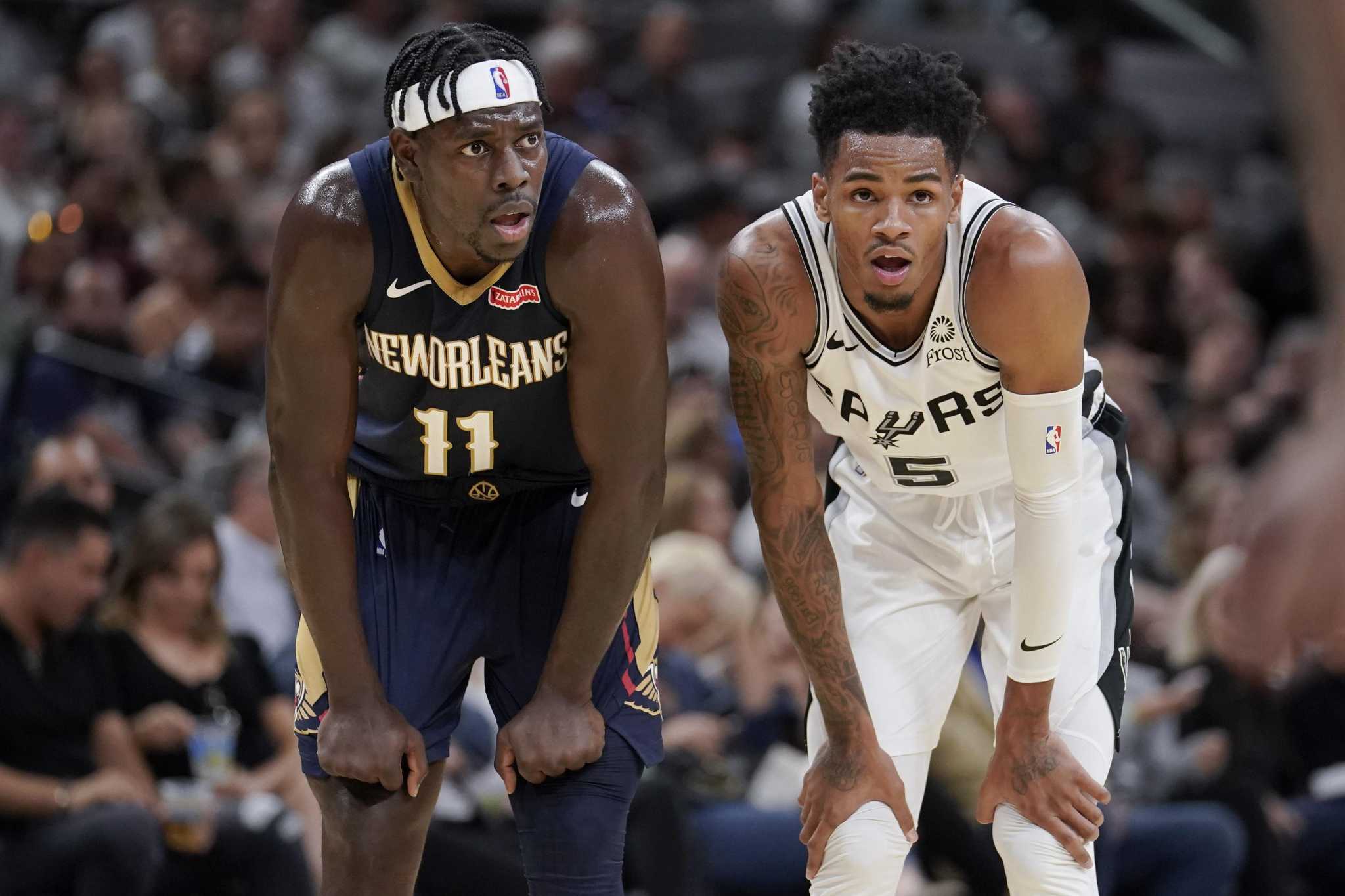 Dejounte Murray, Jakob Poeltl stay focused as Spurs contract deadline