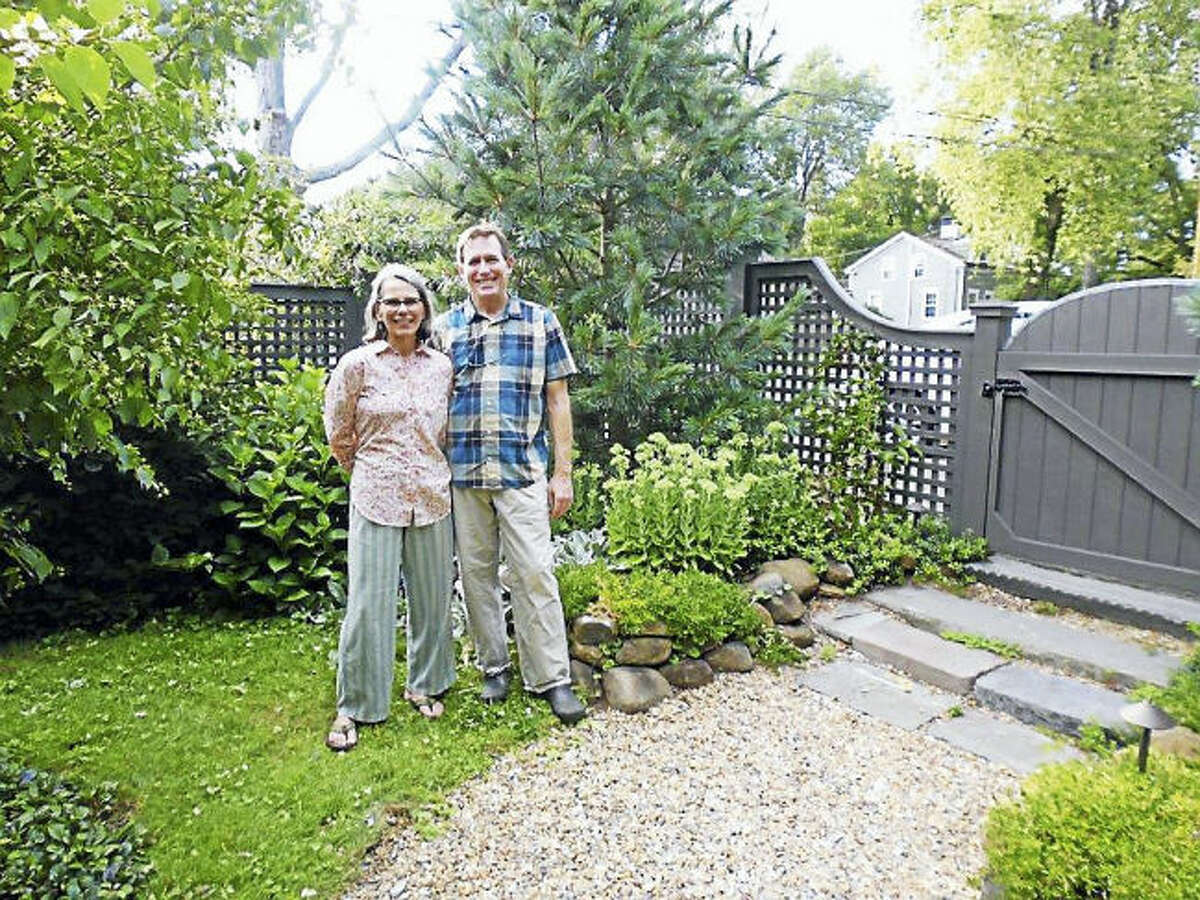Hamden Land Trust recognizes ‘wild yard’