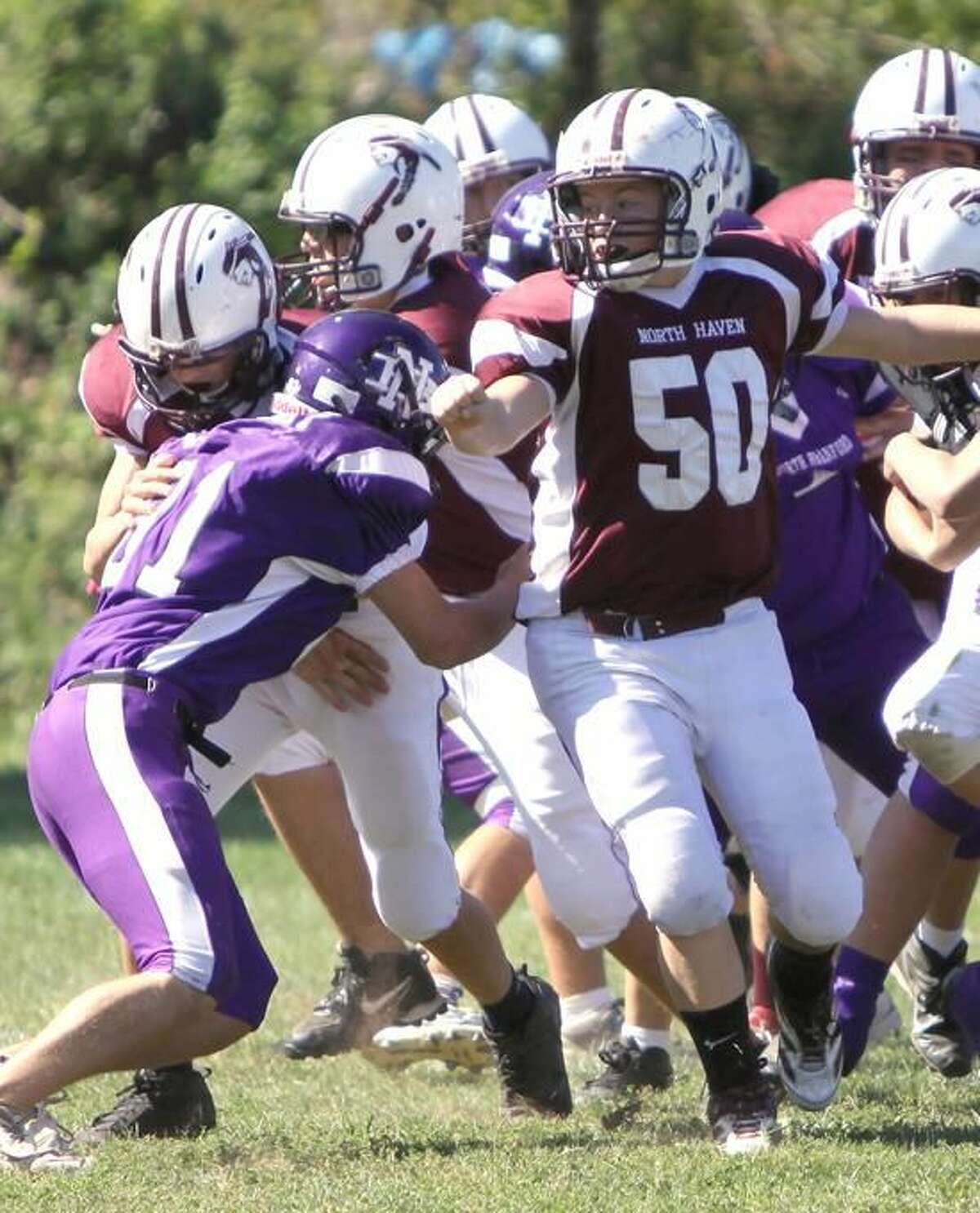 YOUTH FOOTBALL ROUNDUP North Haven eighthgraders roll over North Branford