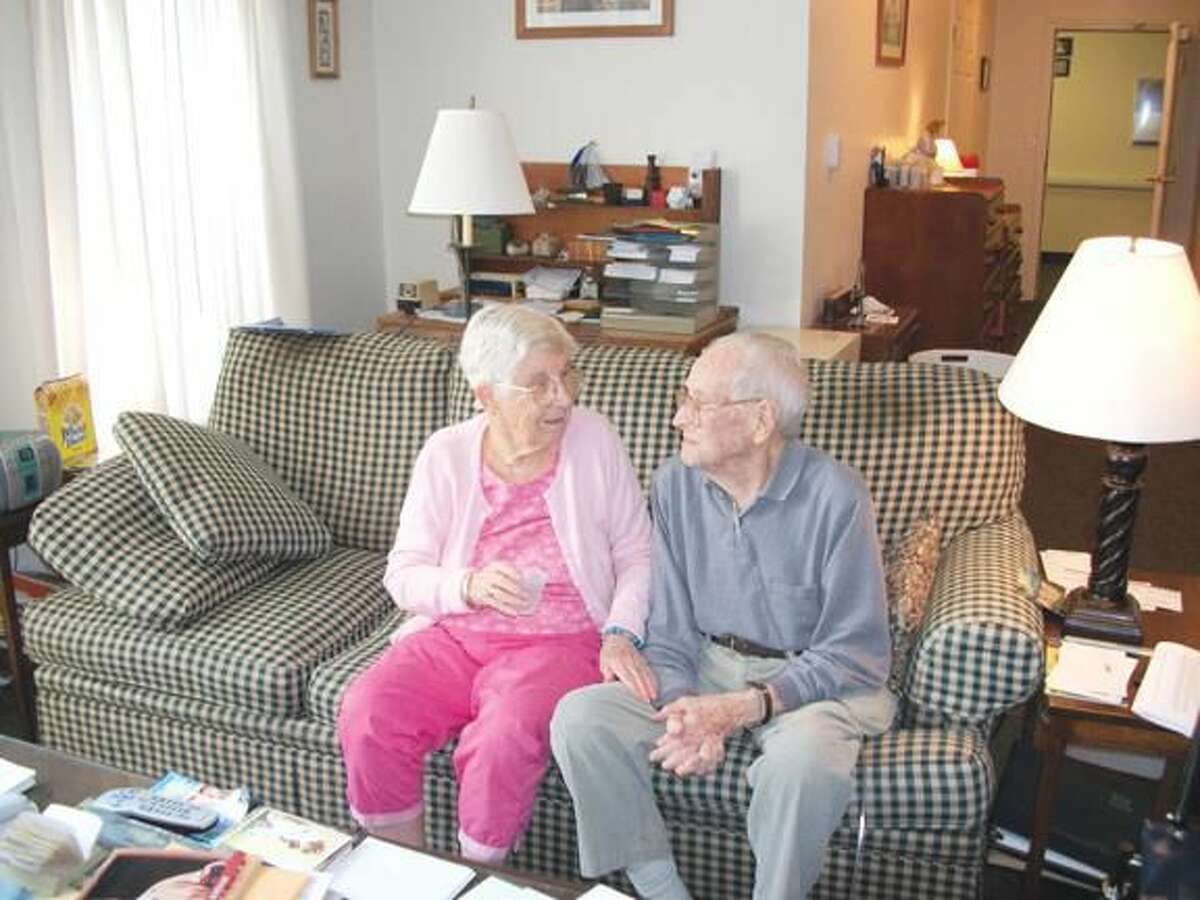 Photo by Lynn Fredricksen After 71 years of marriage, Shirley and Elliot Barske still gaze lovingly into each other’s eyes. Their secret to a long and successful marriage? Don’t be angry.