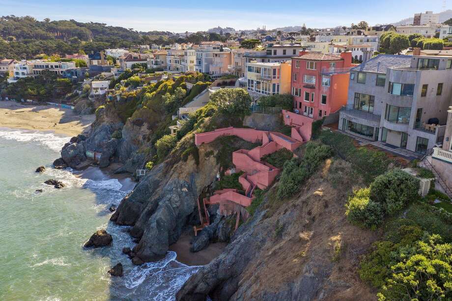 Sea Cliff home of infamous art scammer 'Lucky Luke' back on the market