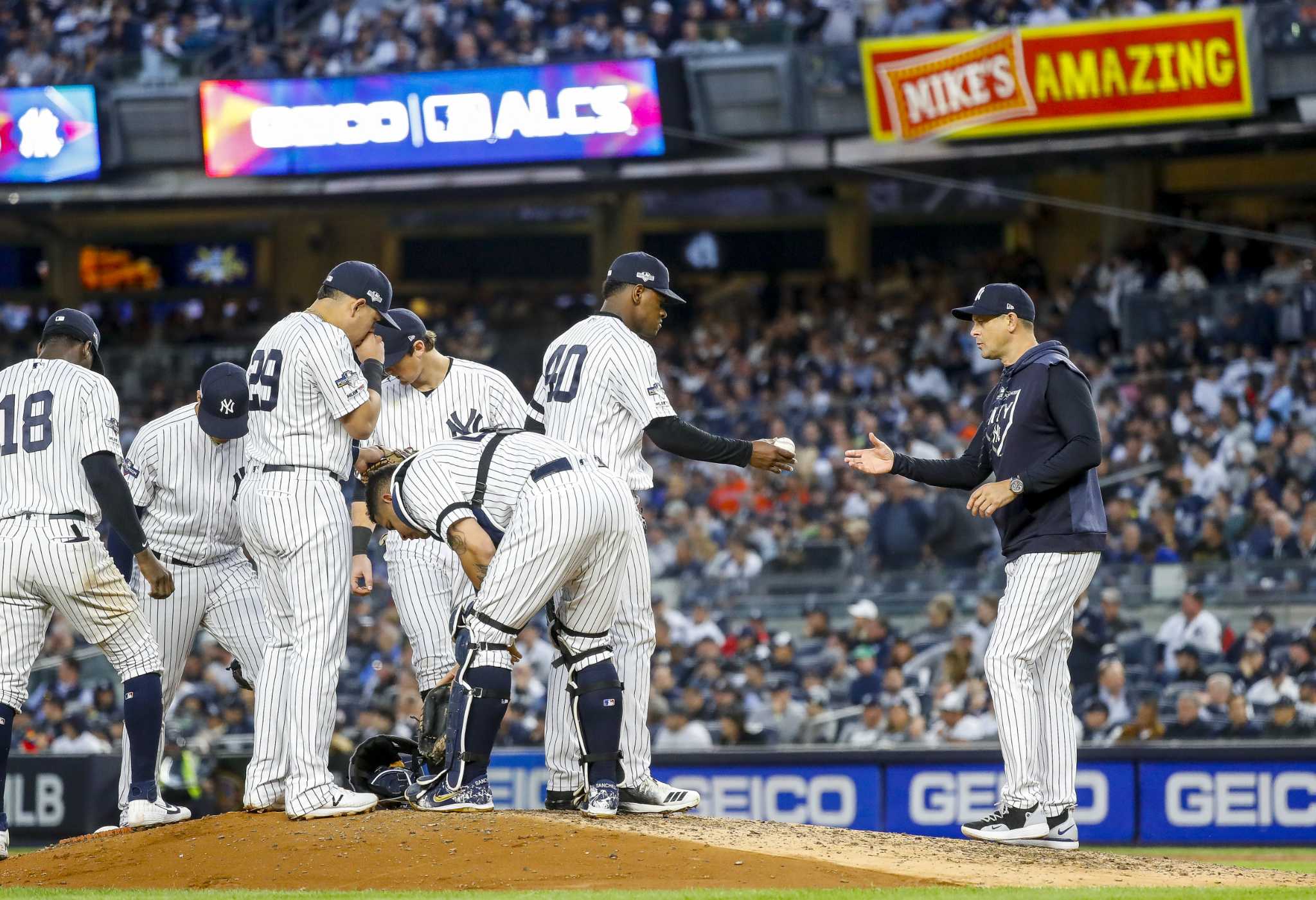 Martin Maldonado responds to Aaron Judge's Jose Altuve trolling with jersey  pull