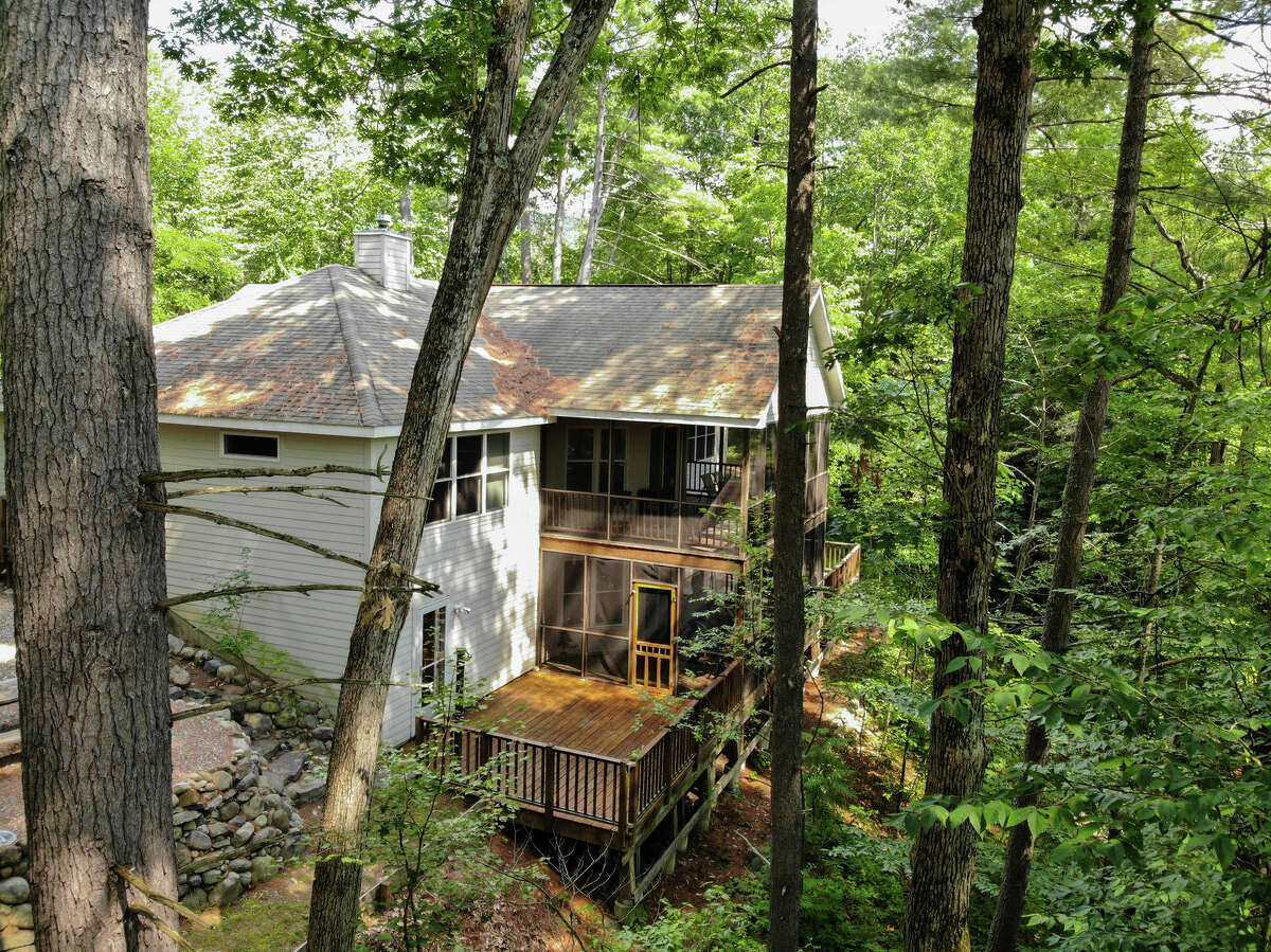 House of the Week Camp on Lake Luzerne