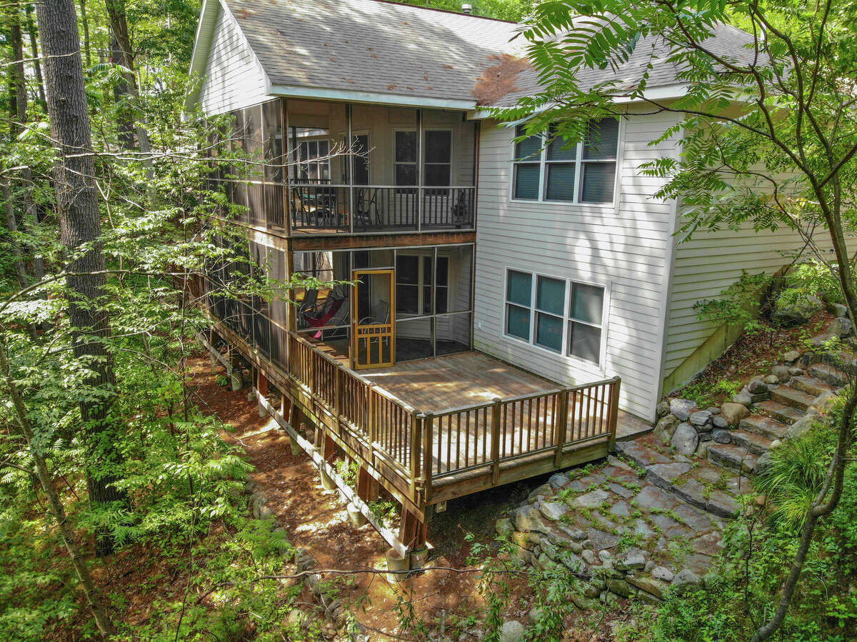 House of the Week Camp on Lake Luzerne