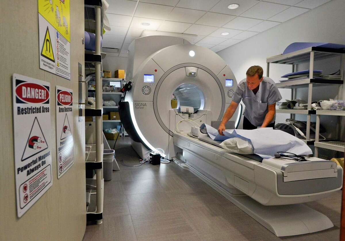The National Bureau of Economic Research studied 50,000 non-emergency, outpatient MRIs on lower limbs. It found that only 1 percent of the patients used a price-comparison tool to shop for an MRI before receiving one.