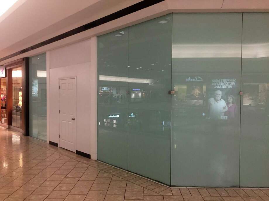 A now-vacant storefront on the fifth level of Stamford Town Center marks the former location of a Pandora jewelry store, which closed Oct. 6, 2019. Photo: File Photo