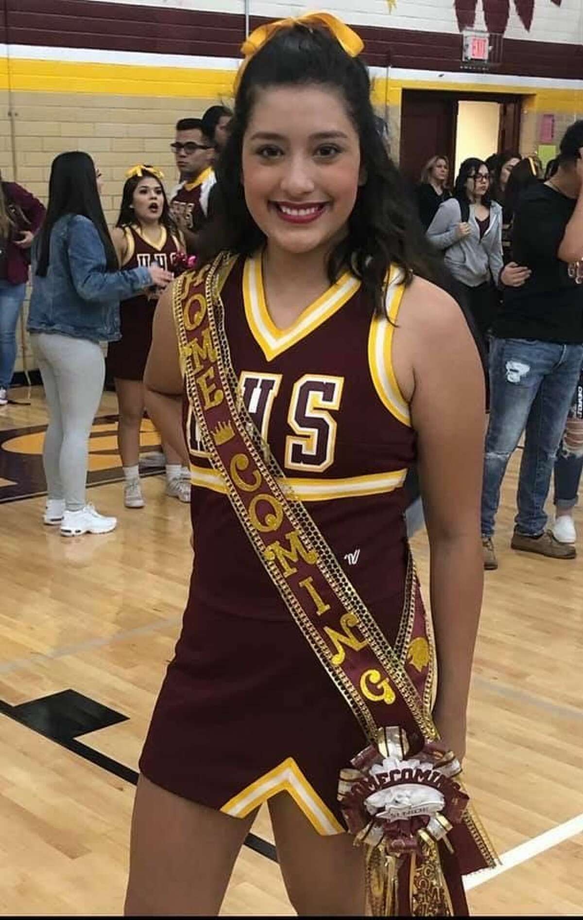 San Antonio area students, parents show off their homecoming mums