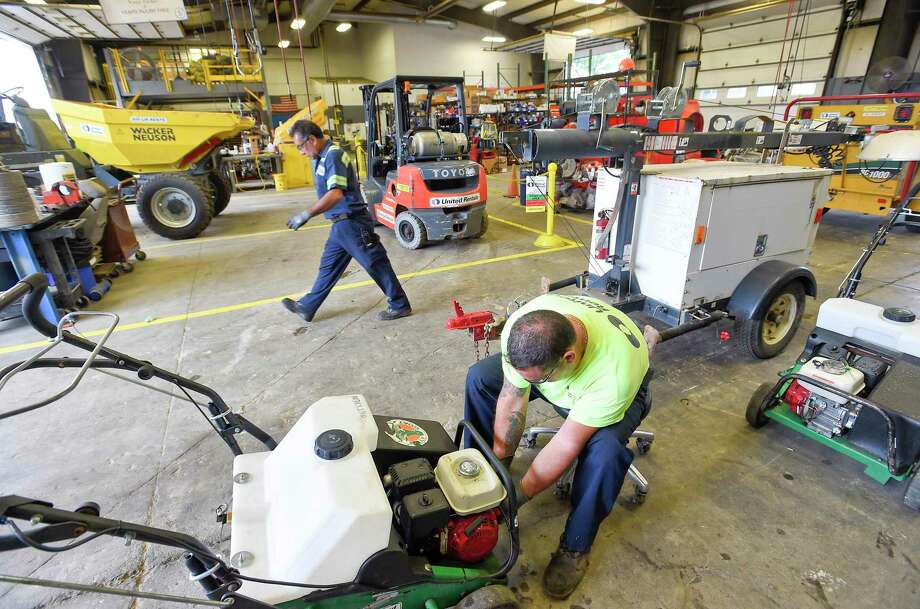 Stamford-based United Rentals revenues grow in third ...