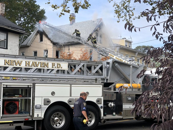 New Haven firefighters extinguish blaze on Hallock Avenue