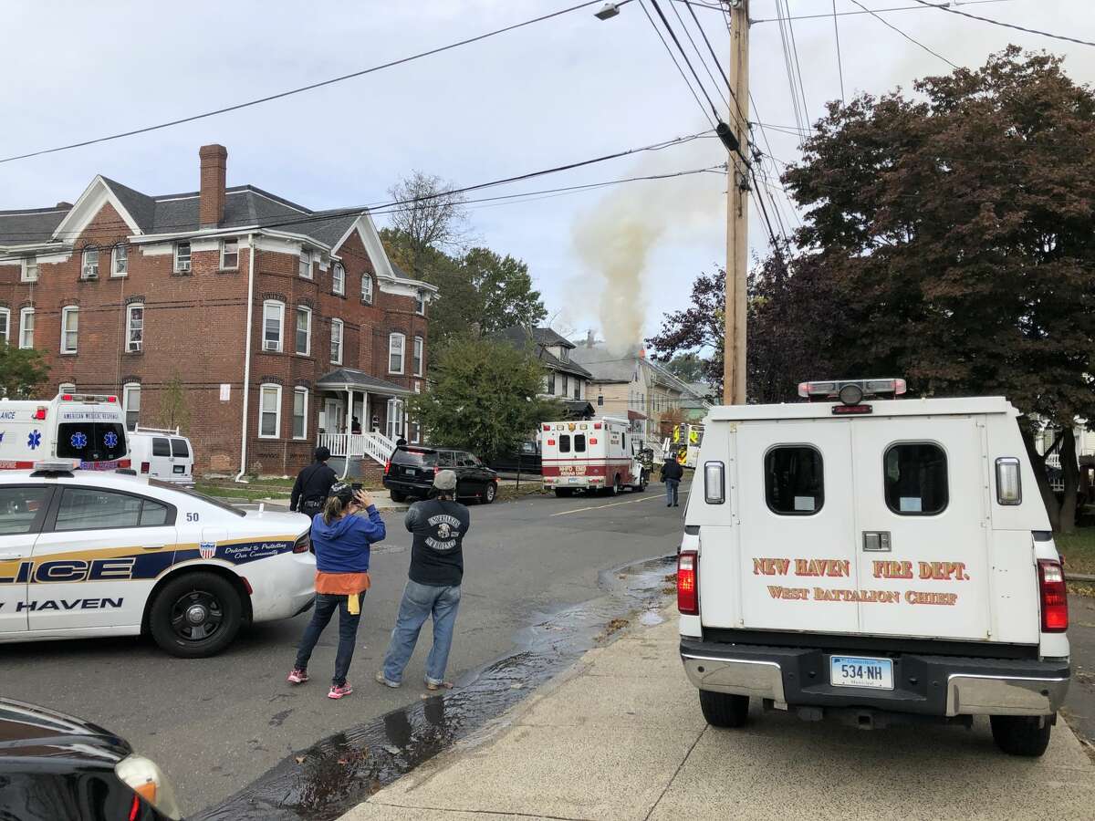 New Haven firefighters extinguish blaze on Hallock Avenue