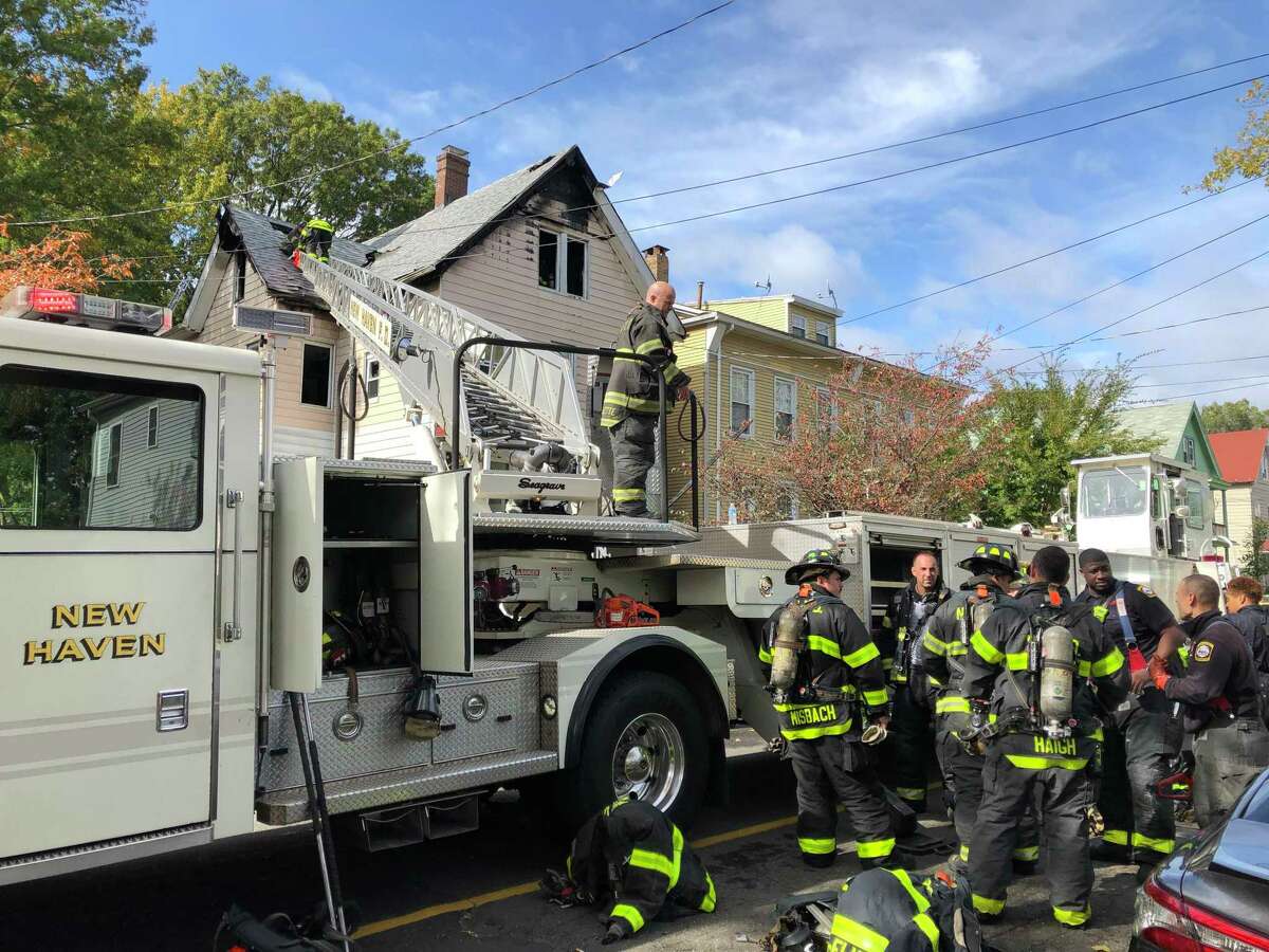 New Haven firefighters extinguish blaze on Hallock Avenue