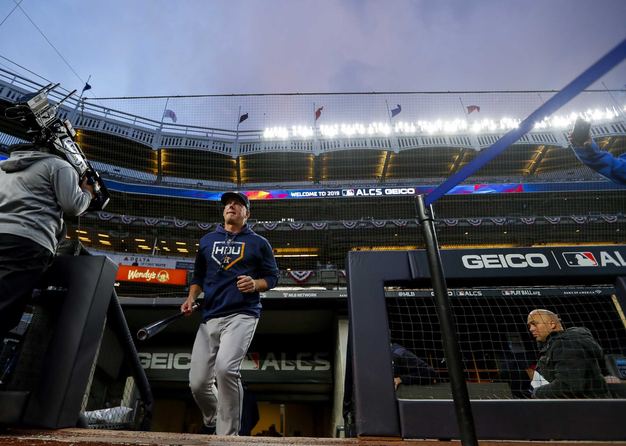 AJ Hinch Warns Yankees Fans He'll Pull Astros off Field If Bottles Are  Thrown, News, Scores, Highlights, Stats, and Rumors