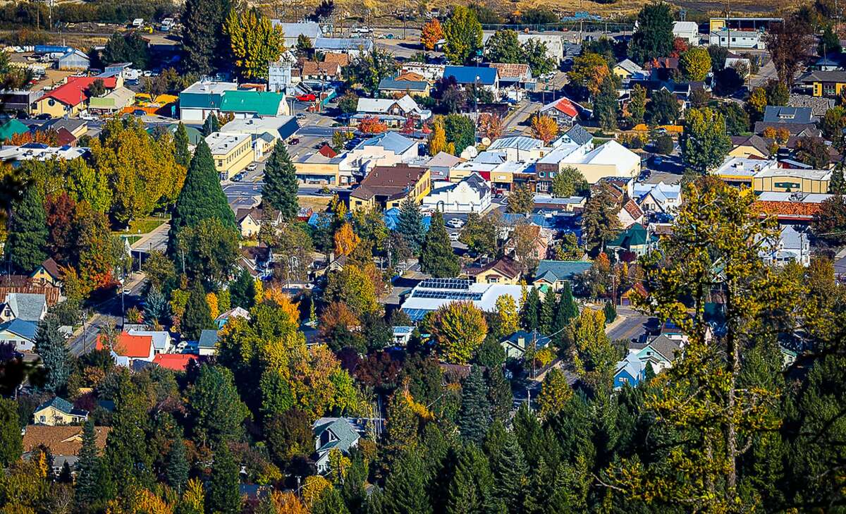 Who needs the East Coast? Fall foliage in the Sierra looks insanely