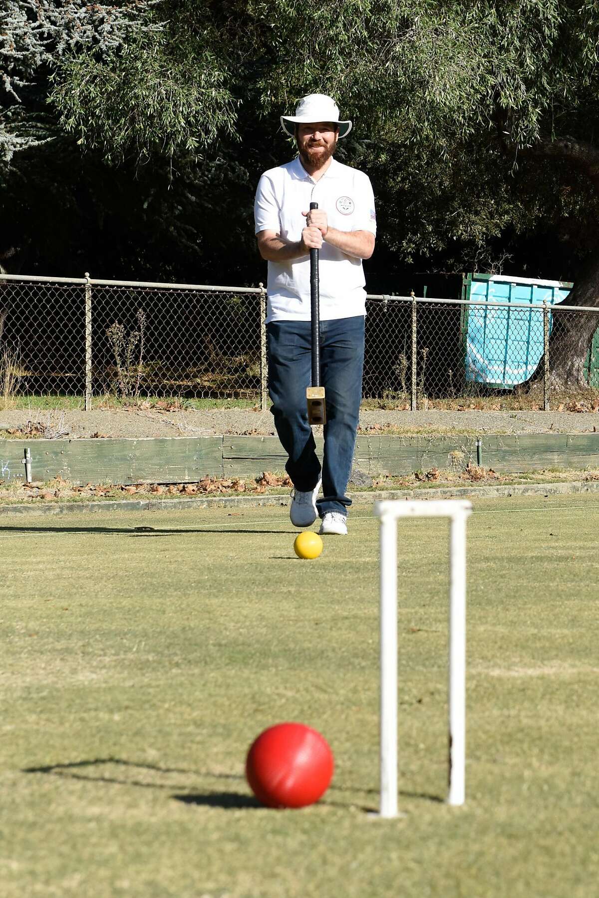 World champ croquet player shows up in Oakland. Mobs do not materialize