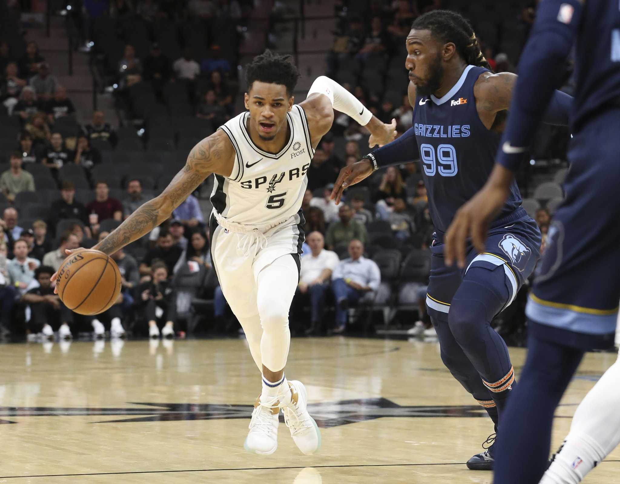 Spurs' Dejounte Murray Goes From Torn ACL To Four-year Extension