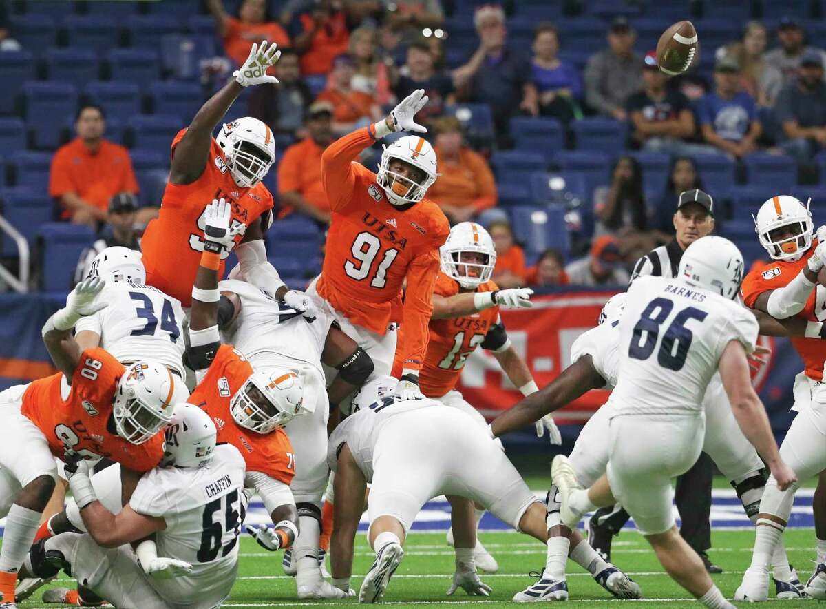 Lowell Narcisse leads UTSA over Rice