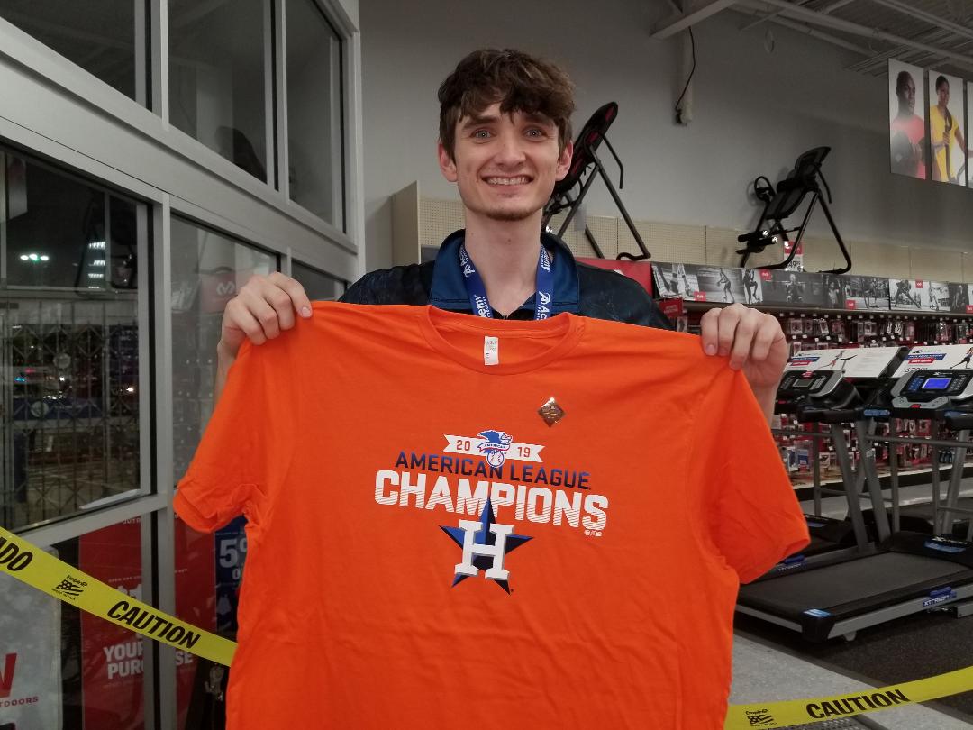 Houston Astros fans can't wait to buy their AL championship gear