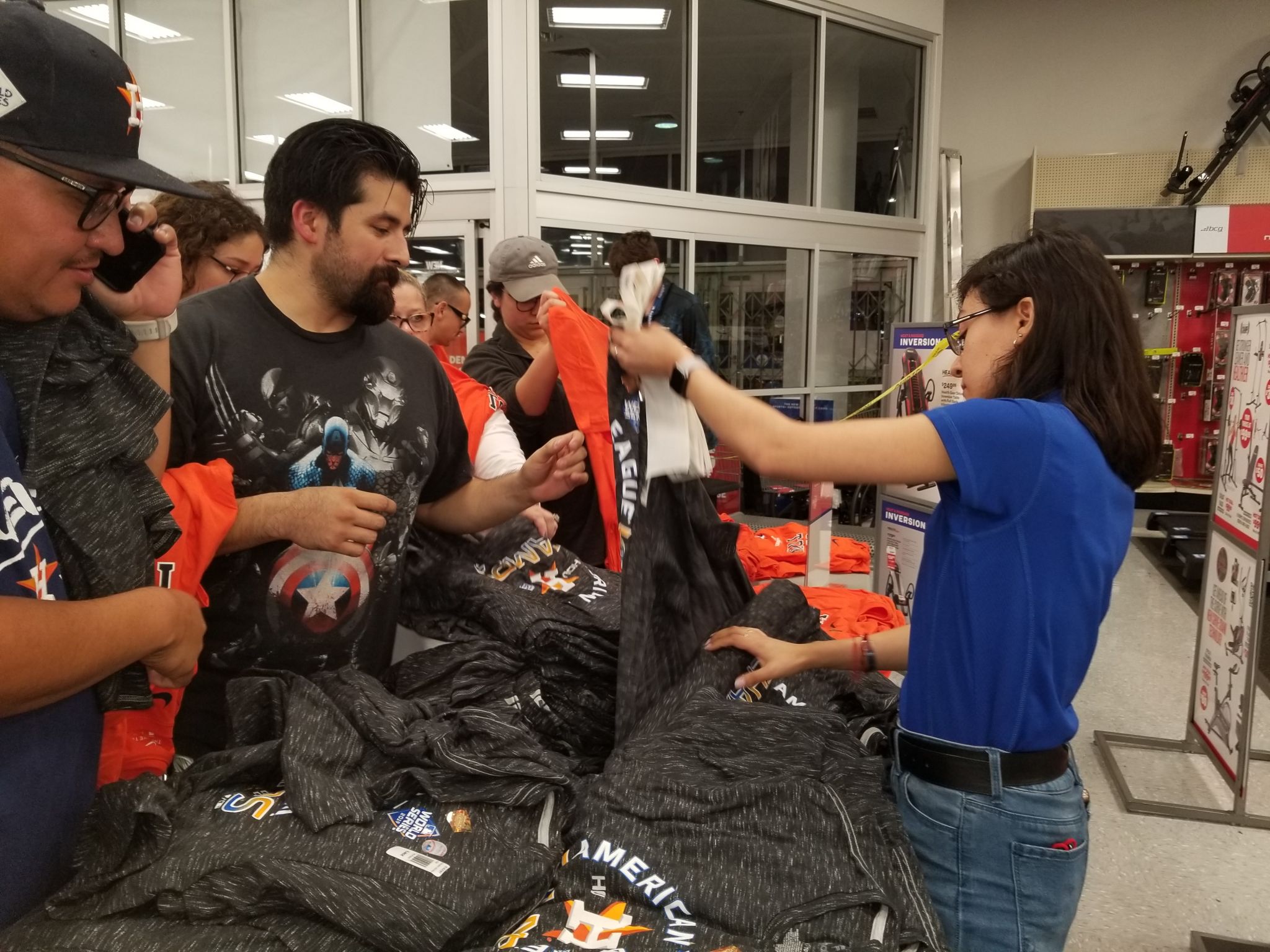 Houston Astros fans can't wait to buy their AL championship gear