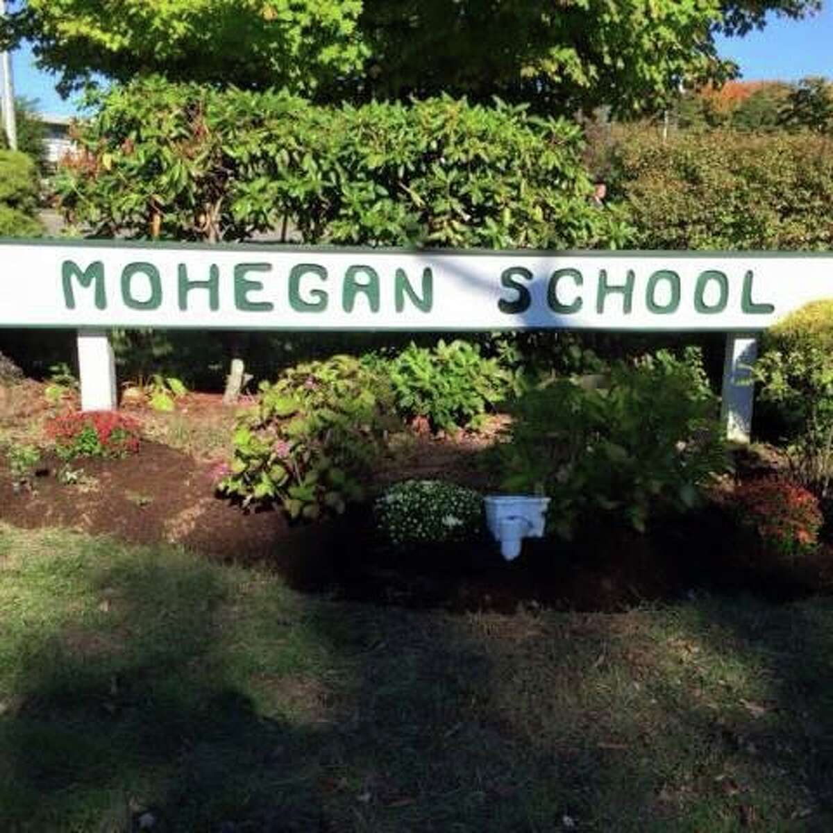 Mohegan School