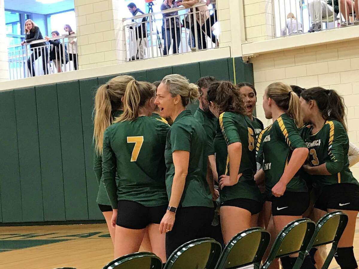 Greenwich Academy volleyball team sweeps Greens Farms for fourth