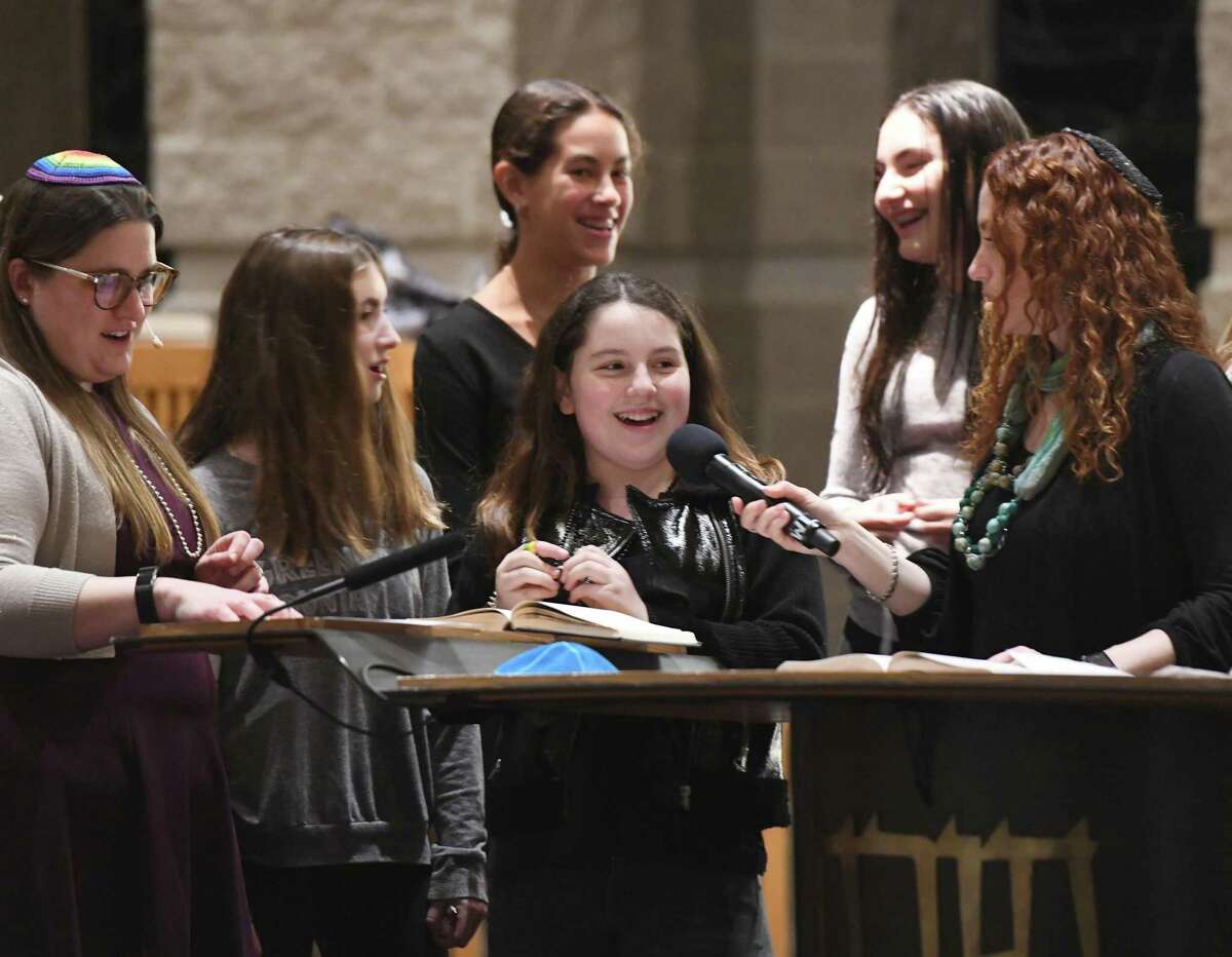 Greenwich’s Temple Sholom holds Erev Simchat Torah Celebration