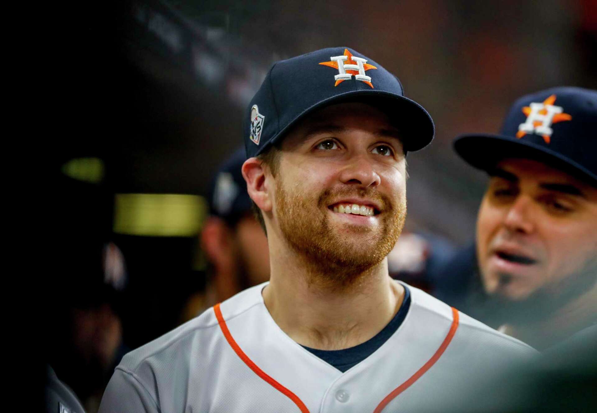 Former Astros pitcher Collin McHugh signs with Red Sox