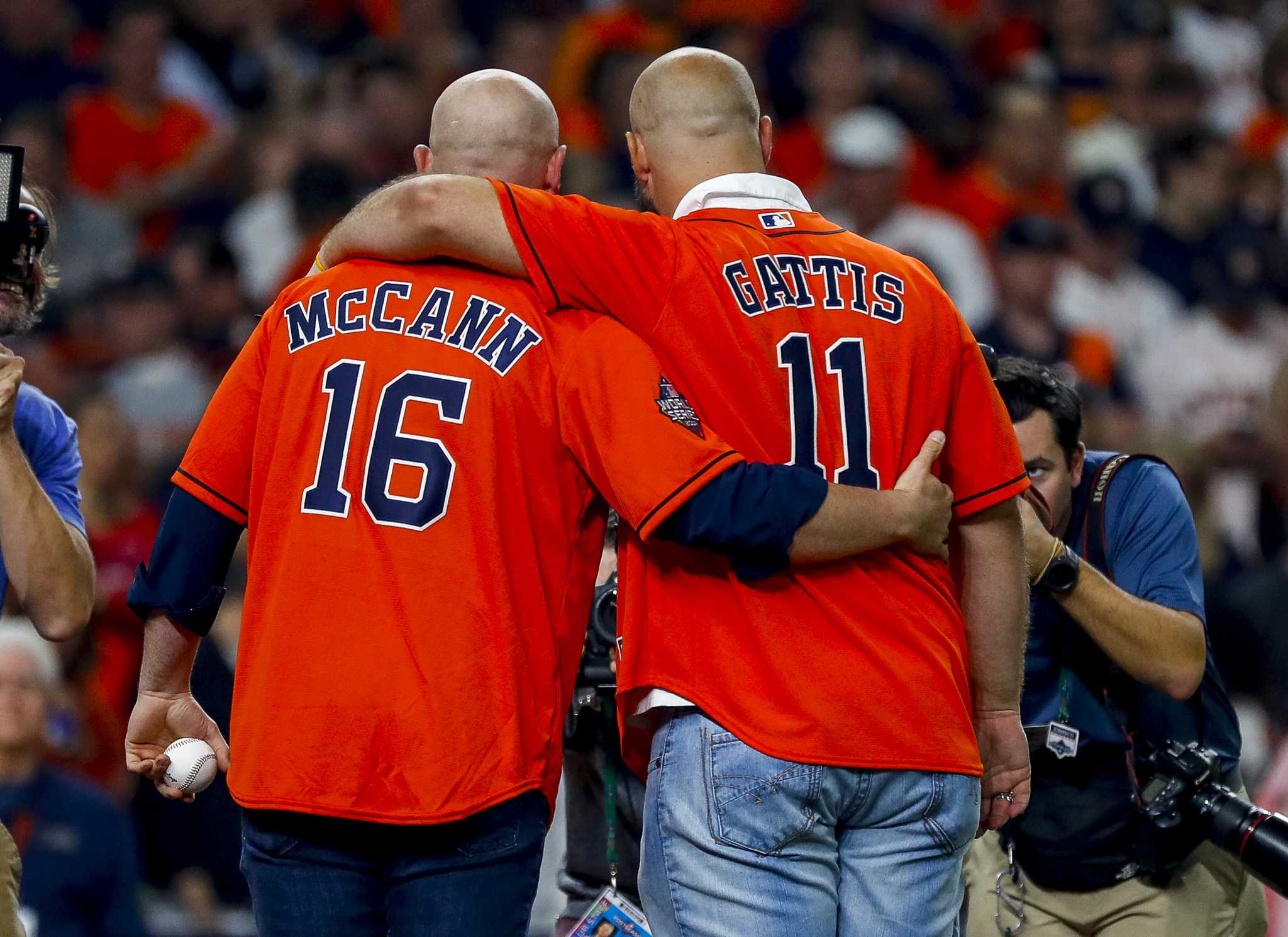 Evan Gattis, Brian McCann make emotional return for World Series