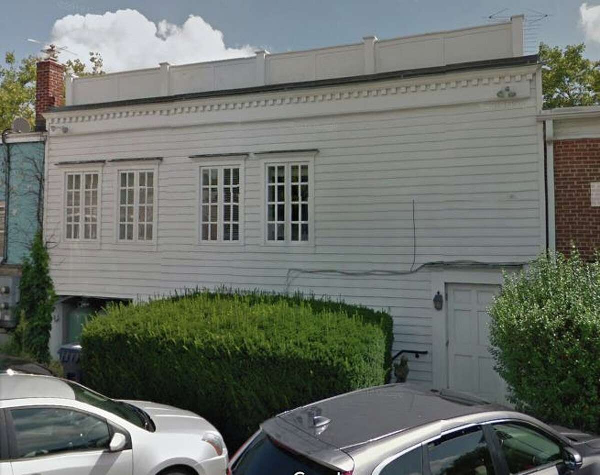 New Canaan property sells for over 2M