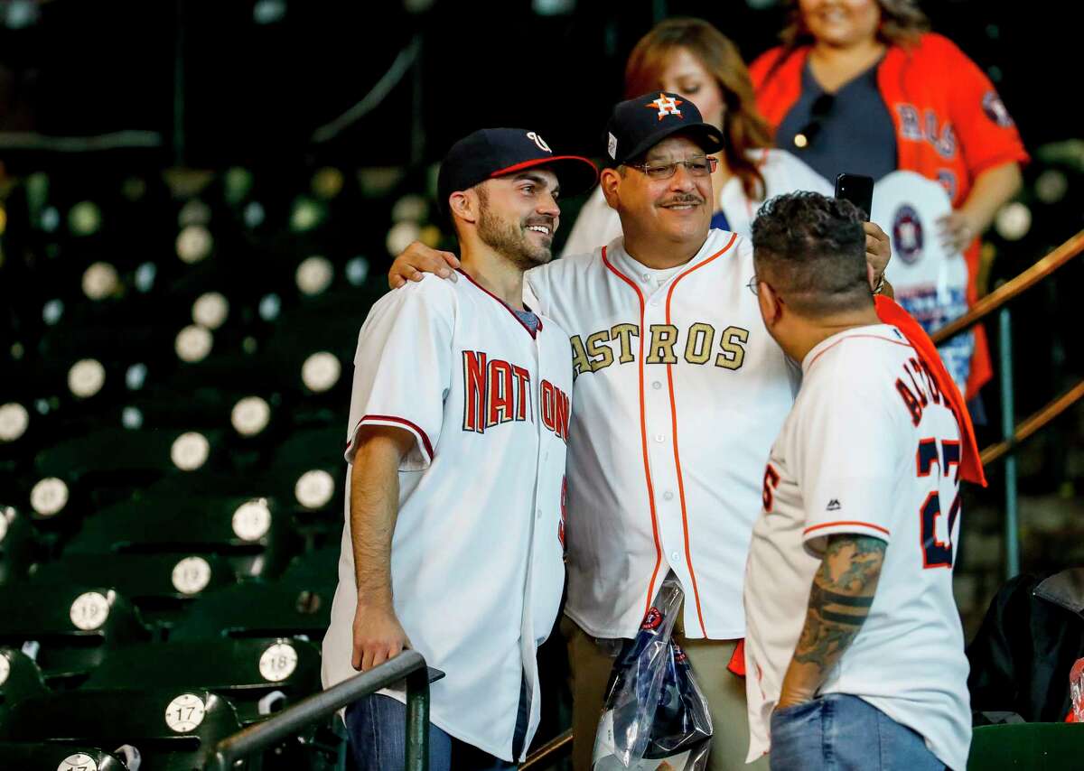 Nationals fans get 'amazing' reception at Minute Maid Park