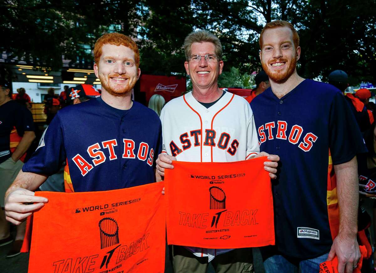 Nationals fans get 'amazing' reception at Minute Maid Park