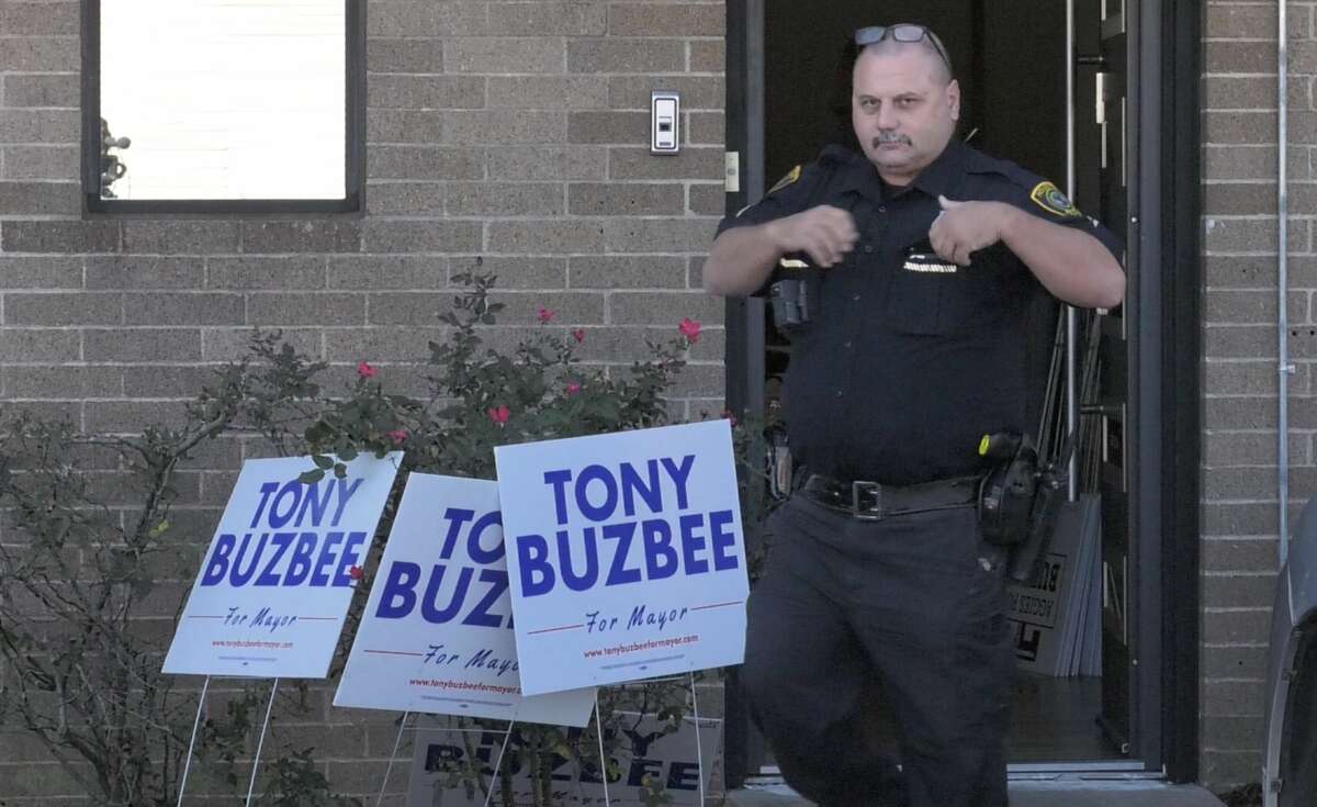 Houston police investigate an apparent burglary at mayoral candidate Tony Buzbee's campaign headquarters in the 4100 block of Greenbriar Drive on Thursday, Oct. 24, 2019.