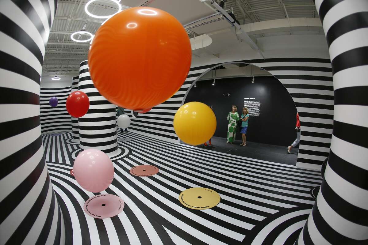Here S A Sneak Peek Inside The Insta Famous Pop Up Art Exhibit The Color Factory Houston