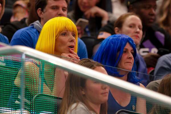 golden state warriors girl fan