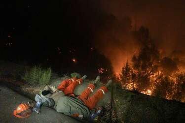 Live Updates Kincade Fire Now 10 Contained Pg E Outages Loom