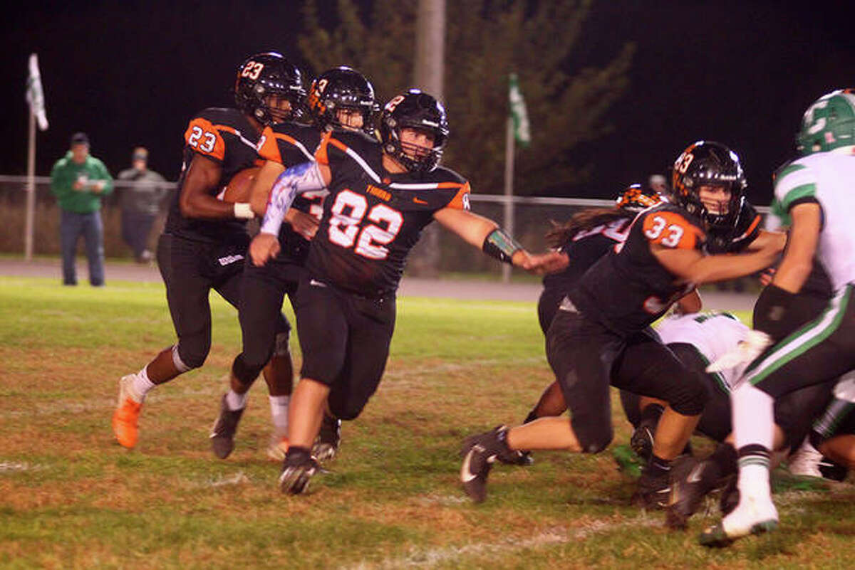 Slideshow Beardstown football versus Carrollton