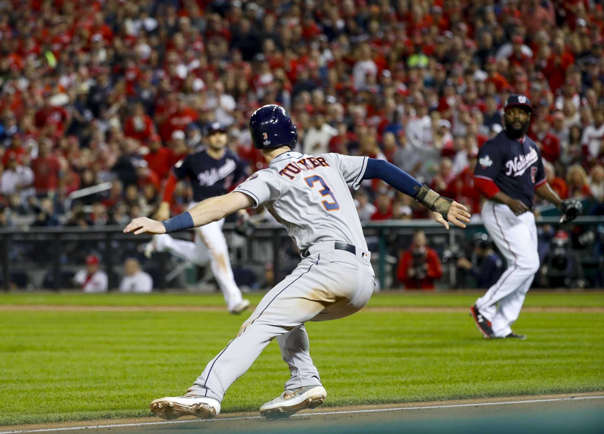 Lead the way. Be a role model': José Altuve wrote inspiring letter