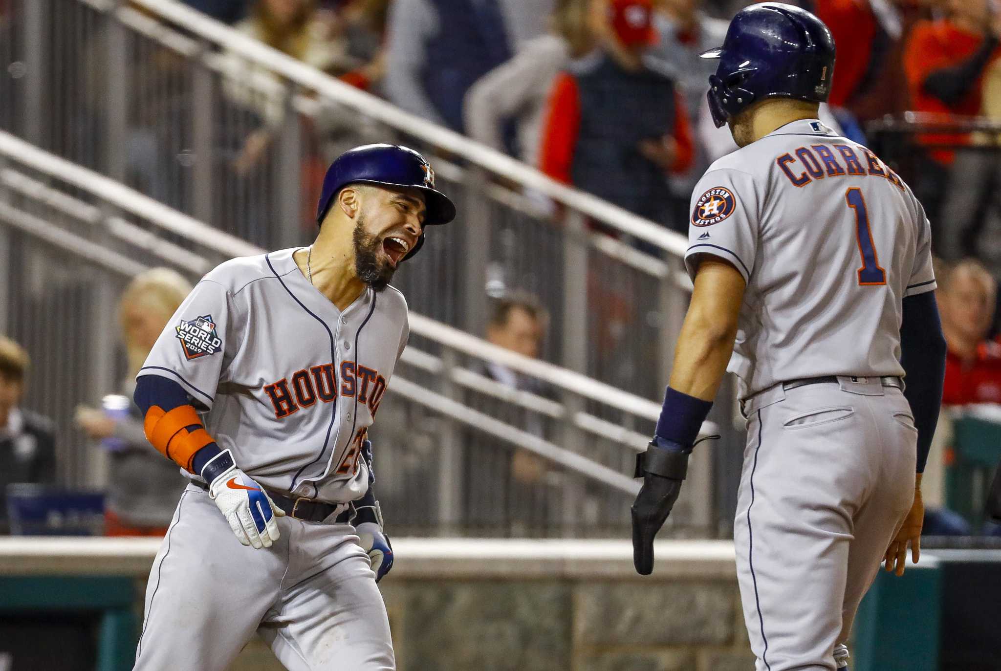 What fell off Robinson Chirinos' bat during Game 4 of the World