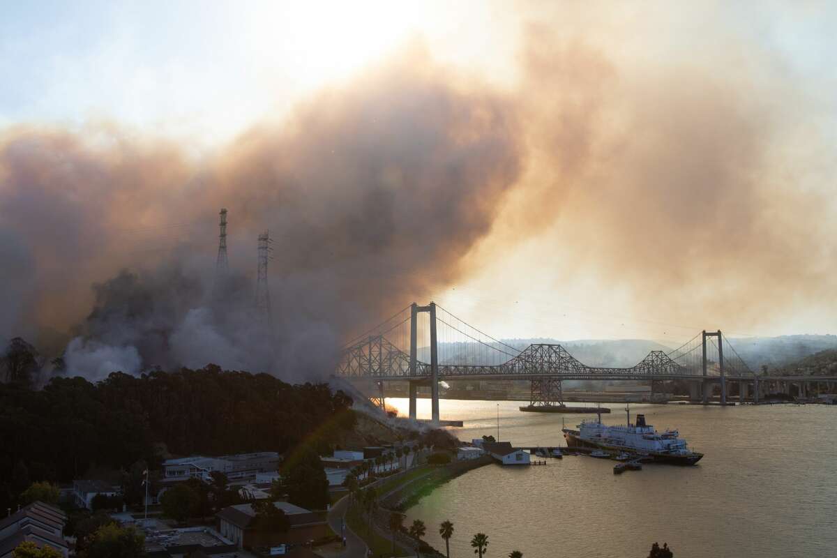 I 80 Reopens After Carquinez Bridge Fire Crockett Evacuation Lifted