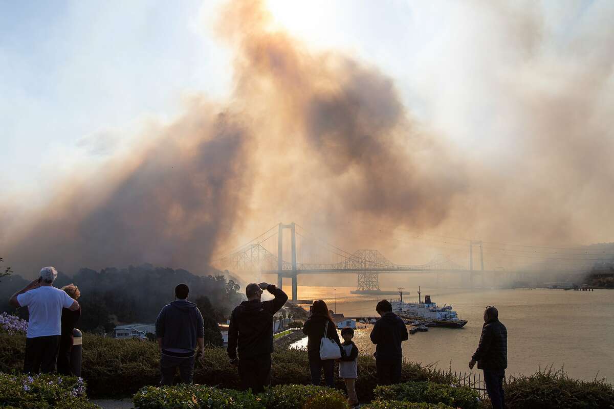 Twin fires cause evacuations in Vallejo, Crockett, closing part of I-80