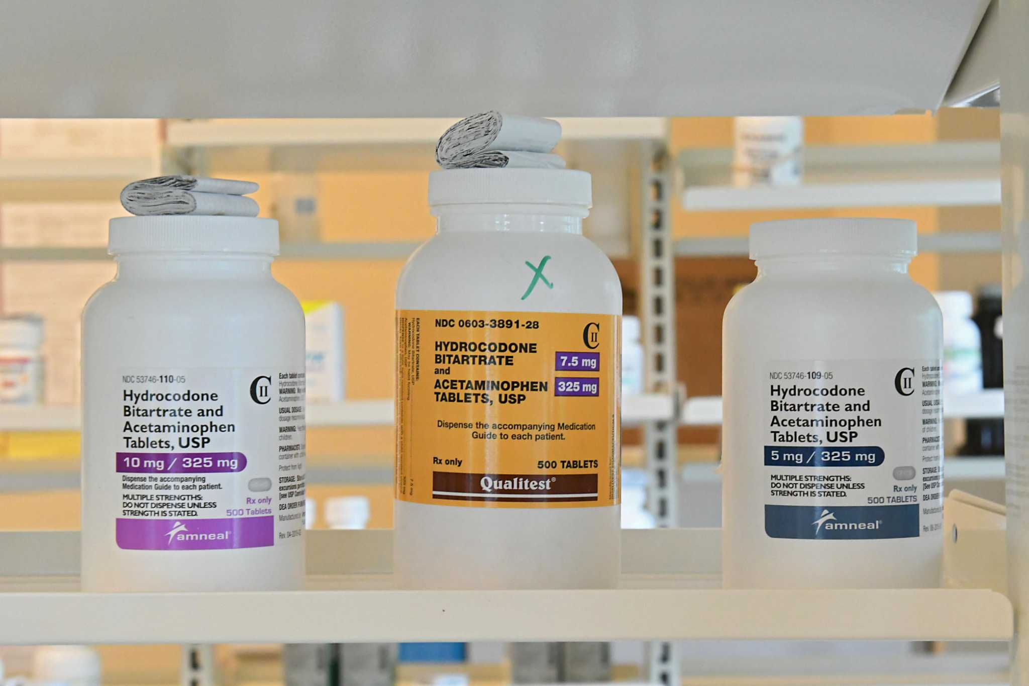 South Texas doctor charged with wrongly prescribing drugs that killed