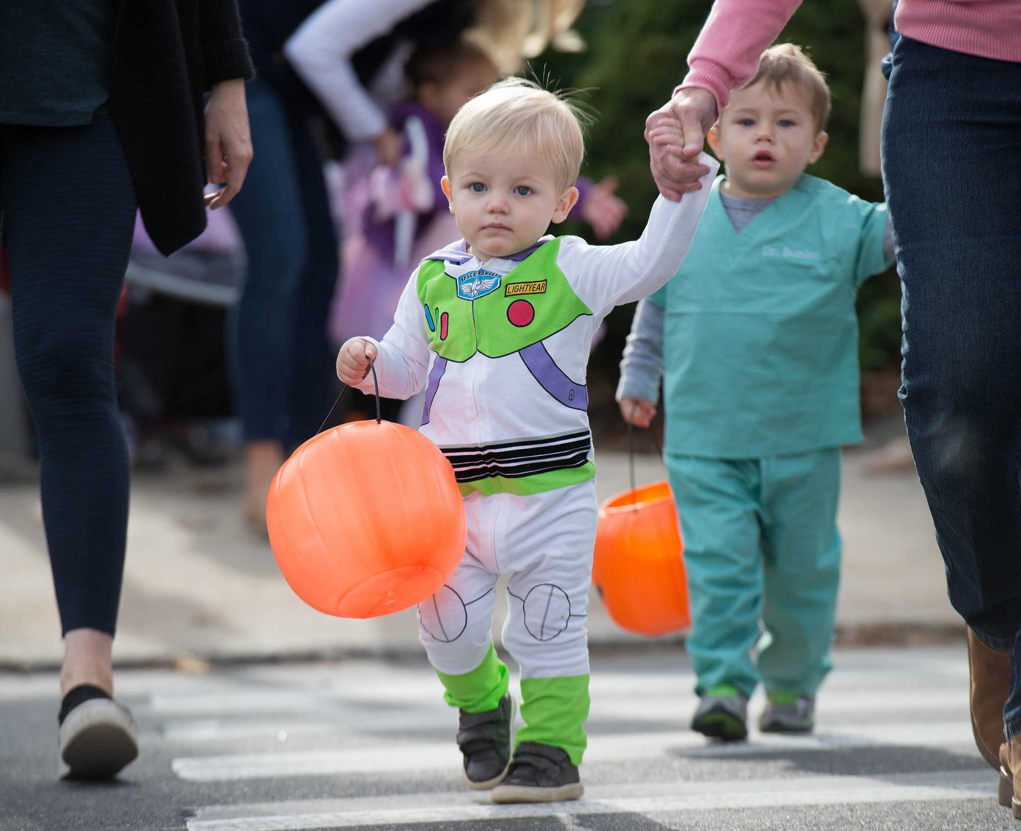 Trickortreating not a good idea, Darien first selectman says