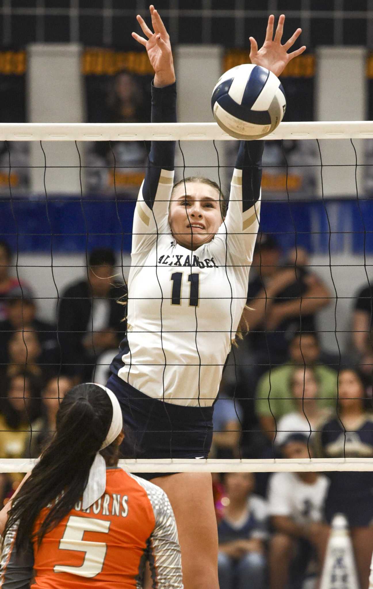 Volleyball teams return to the court Laredo Morning Times