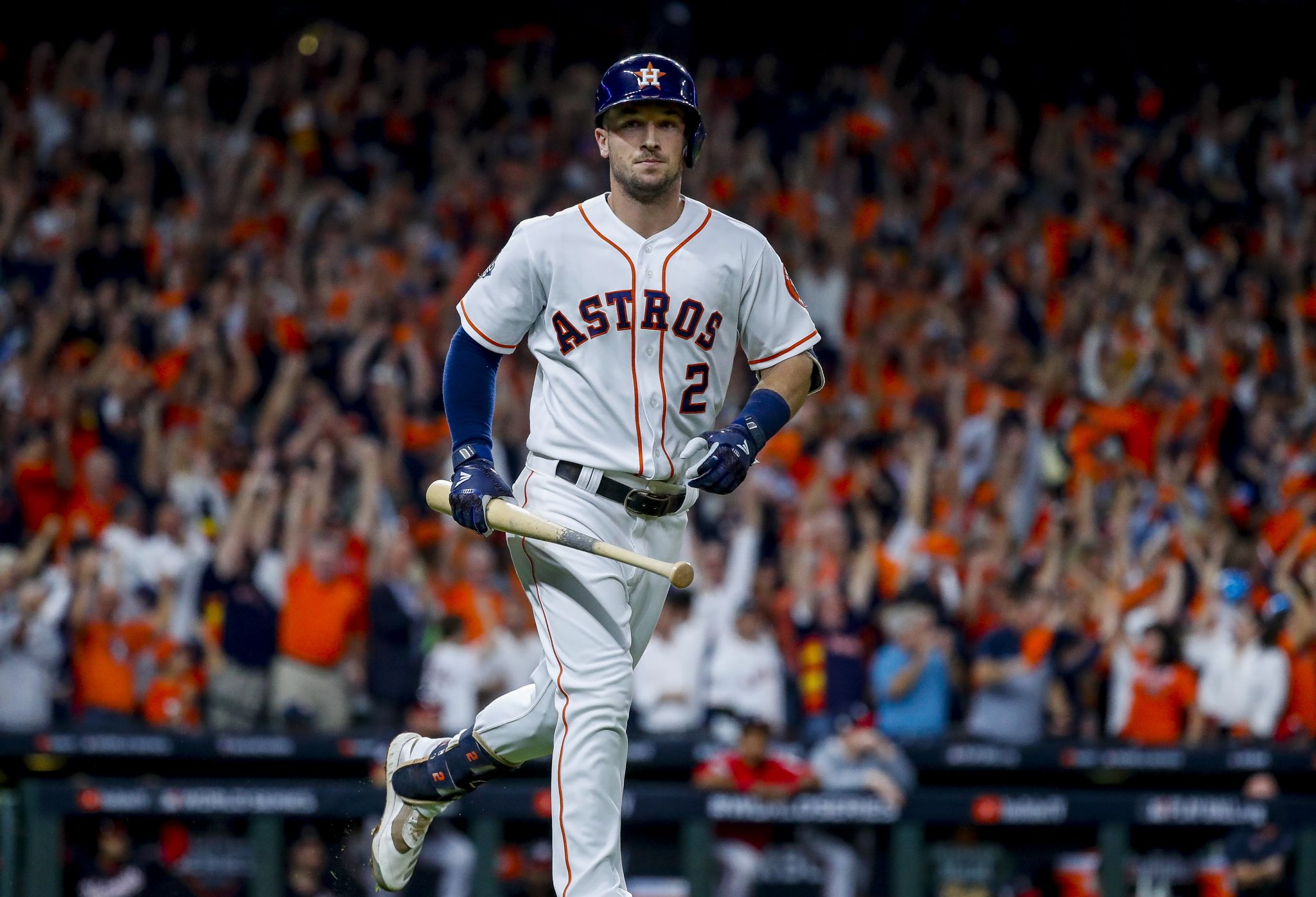 Ex-manager A.J. Hinch says he's not aware of Astros wearing buzzers