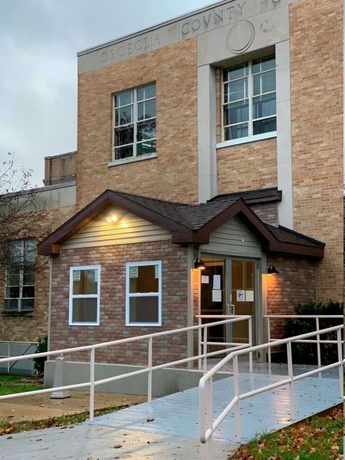 The Osceola County Courthouse is near completion. As part of the security measures that are being implemented at the courthouse, it will be designated as the public entrance and will include a metal scanner. (Herald Review photo/Cathie Crew)