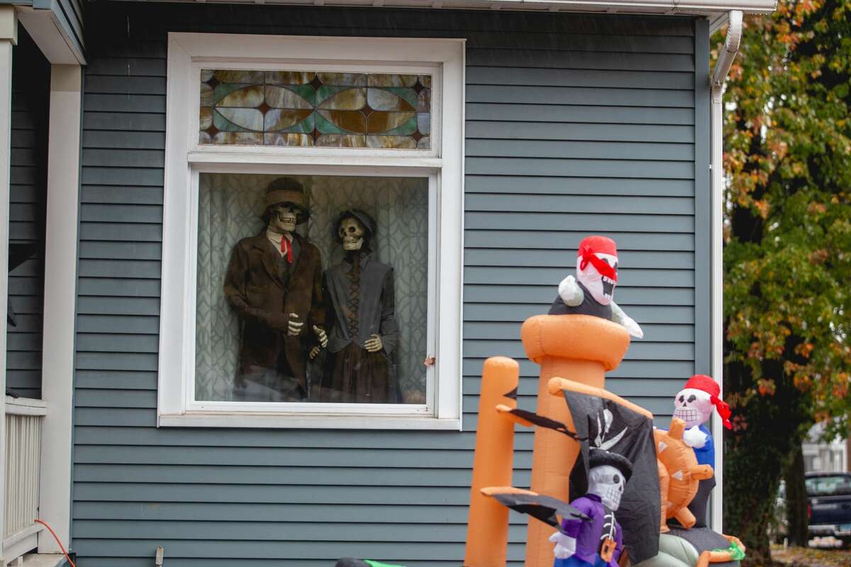Halloween decorations in CT 2019