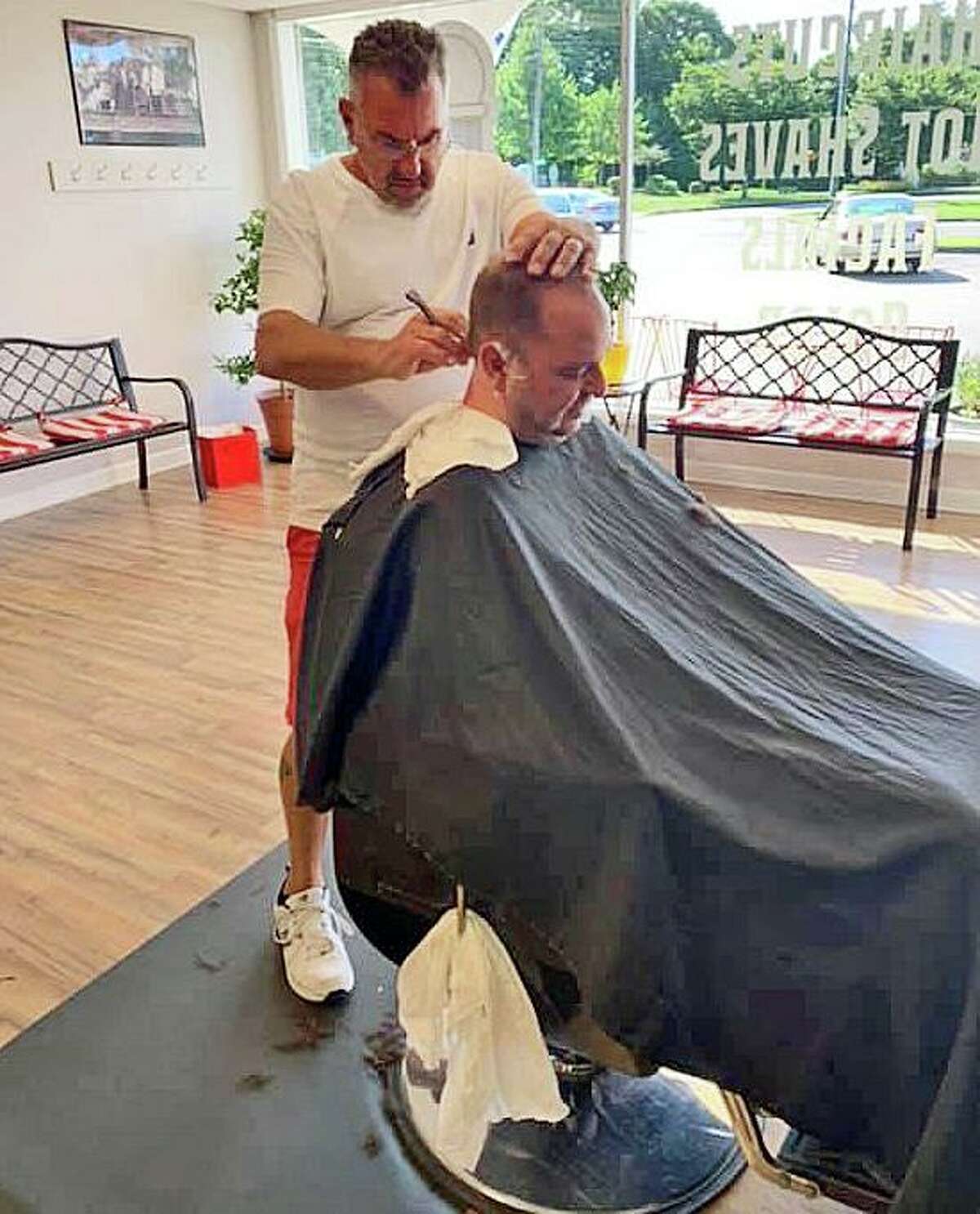 Old Saybrook offers free haircuts to vets on Veteran’s Day