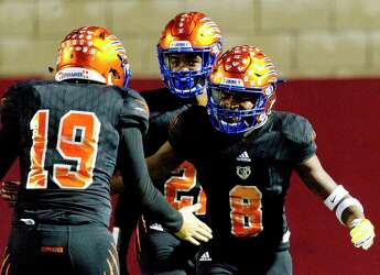 Football Grand Oaks Gets First Taste Of 6a In Loss To Pasadena