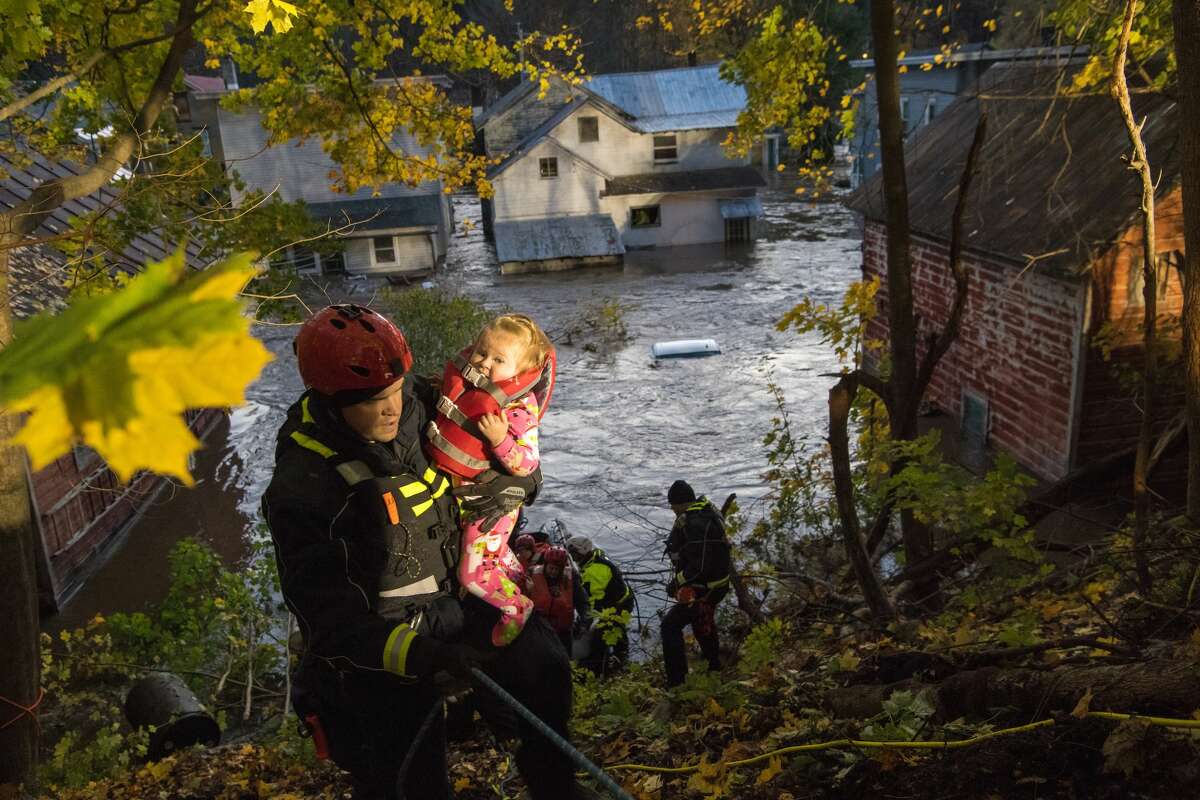 Cuomo declares emergency as state confronts deadly storm