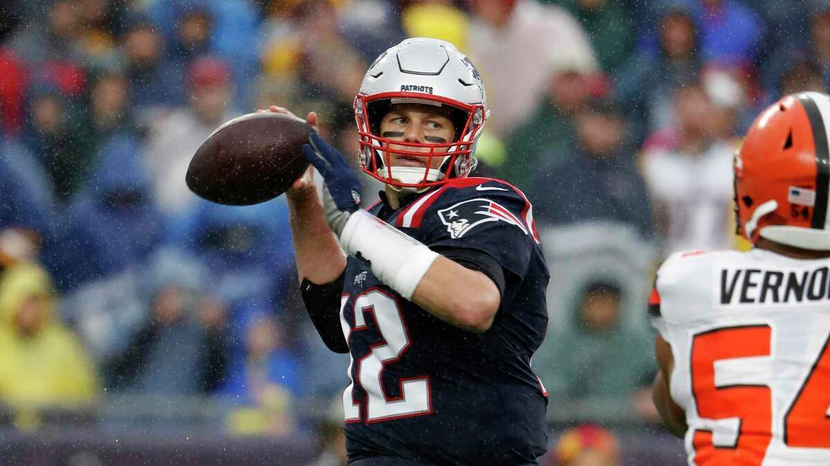 New England Patriots quarterback Tom Brady passes against the Cleveland Browns during an NFL football game, Sunday in Foxborough, Mass. Townson/AP Images for Panini)