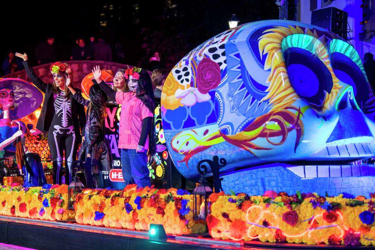 San Antonio’s first Day of the Dead river parade draws crowds on cold night